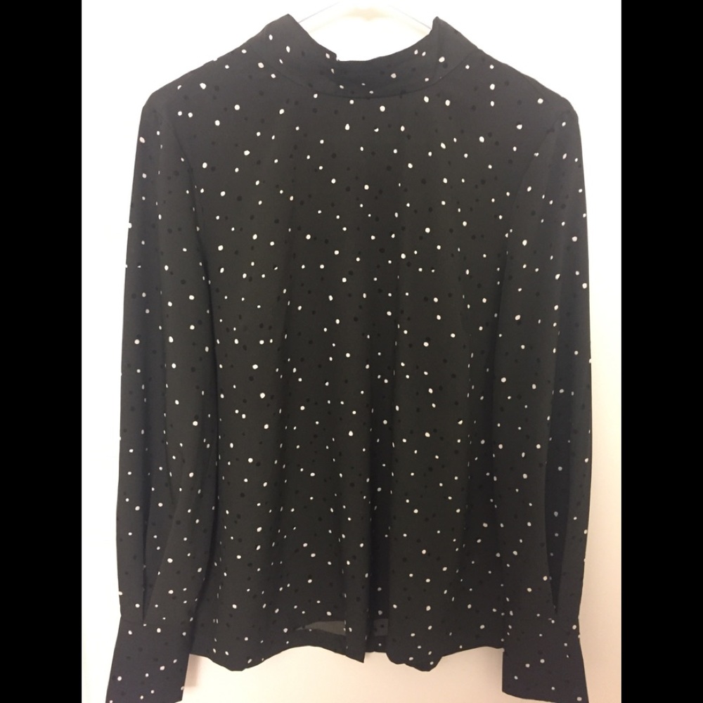 H&M green polka dot blouse with buttons on back